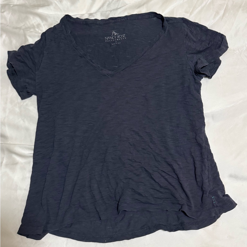Nancy Rose Performance Blue V-Neck Tee Size 6